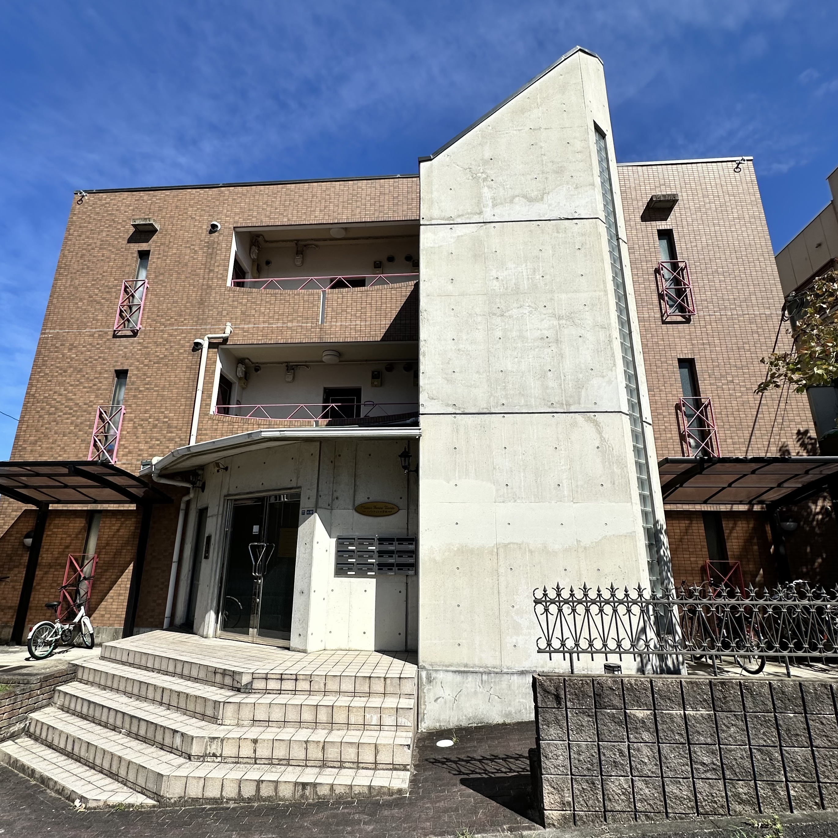 メゾンフェミニ富雄